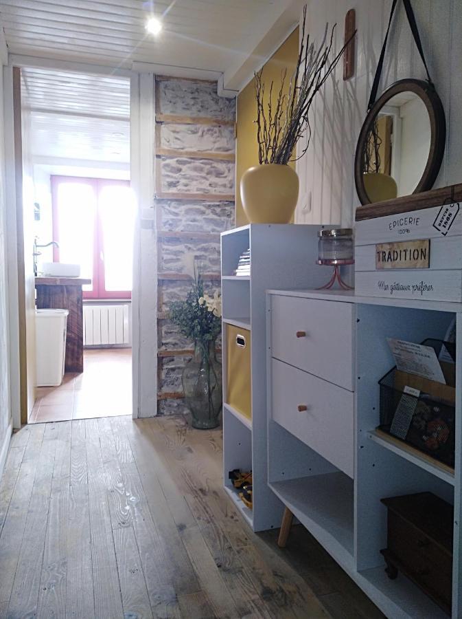 Appartement Cozy Dans Maison Privee Tauves Exterior foto